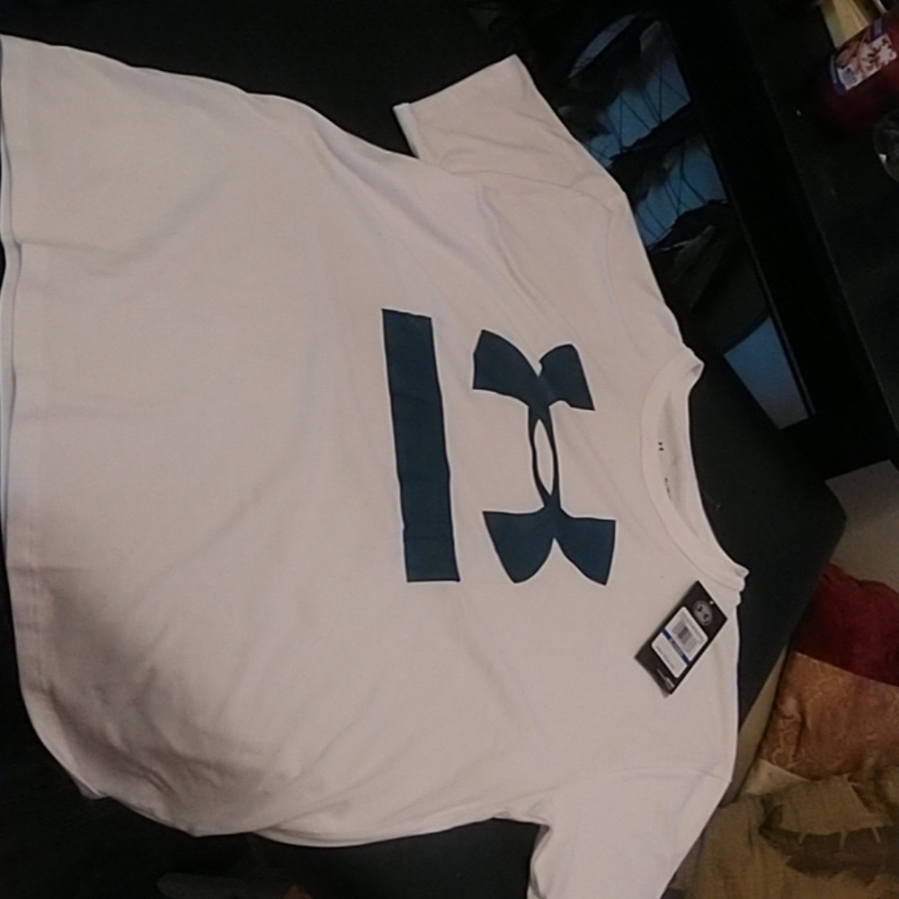 Under Armour girlfriend tee